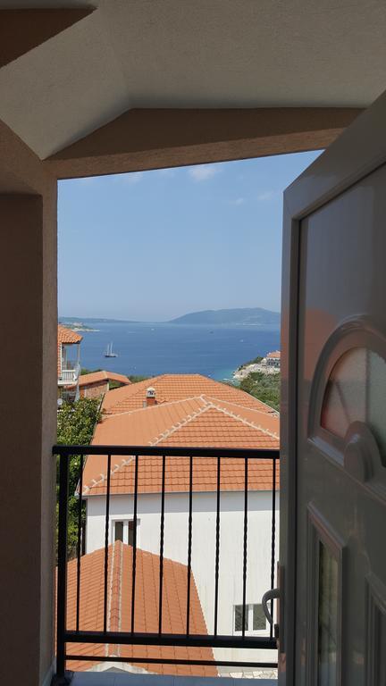 Apartments Bellavista Луштица Экстерьер фото